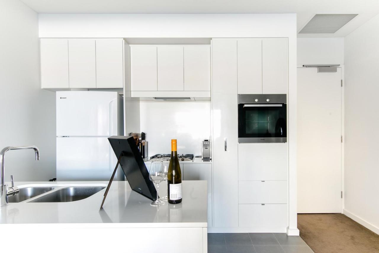 Lux 2Br Apt On Hindmarsh Sq-Pool-Gym-Sauna-Parking Аделаида Экстерьер фото